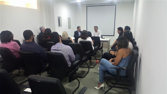 A reunião aconteceu no auditório do Iprev e contou com a presença do presidente, Joel Benin, e do subsecretário de Educação, Danilo Moreira